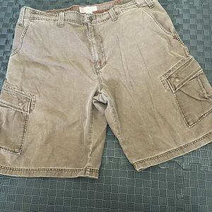 Cargo Supply brown cargo jean shorts size 40